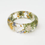 Real flower daisy bracelet, resin bangle, handmade gift for her, pressed flower jewelry, nature gifts, new mom gift, real flower bangle - Image 5