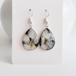Real white larkspur flower earrings, resin jewelry, bridesmaid jewelry gift, nature jewelry, pressed flower jewelry - Image 6